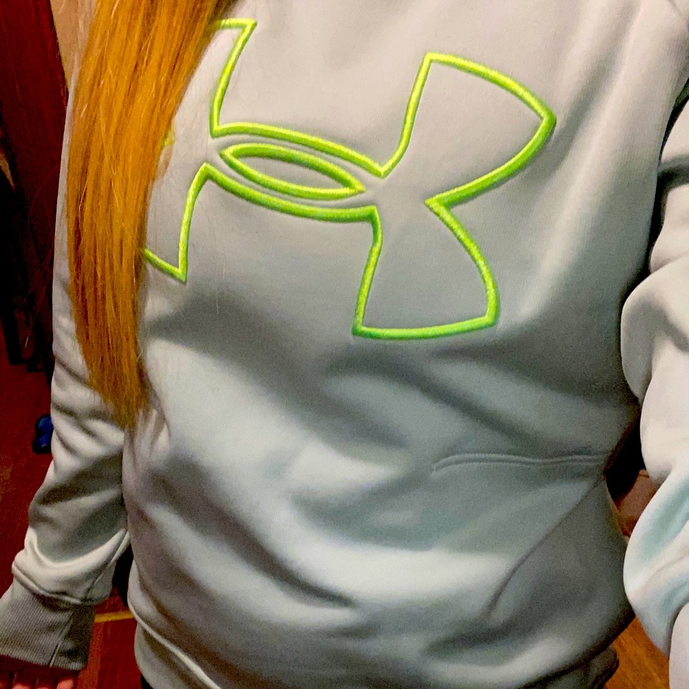 Under Armour cowl neck hoodie size medium